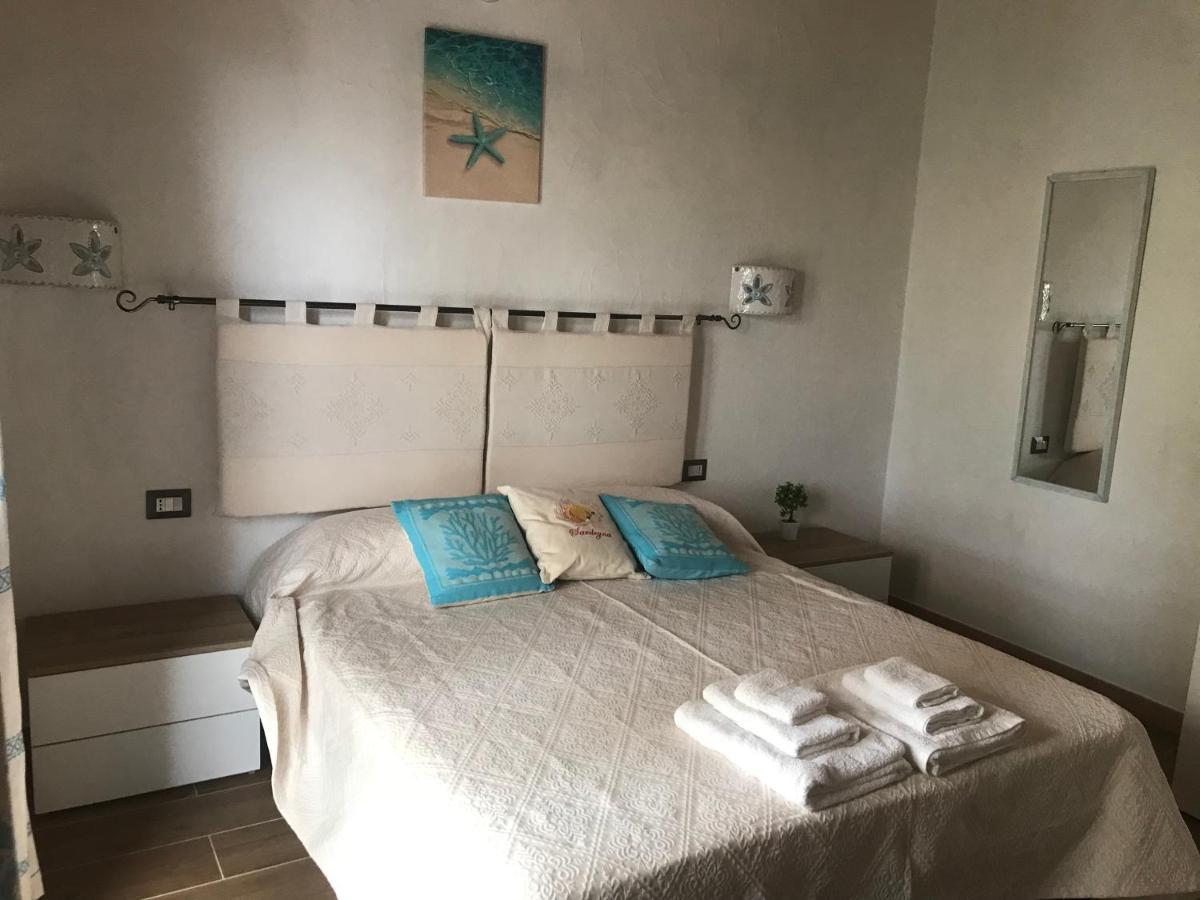 La Fragola In Campagna 6 K M Da San Pantaleo Hotell Eksteriør bilde
