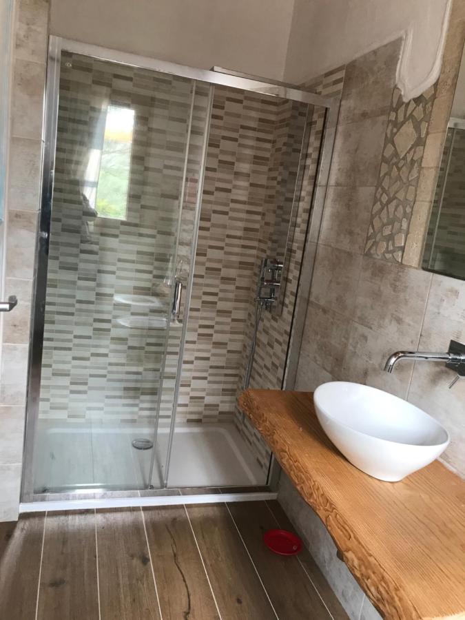 La Fragola In Campagna 6 K M Da San Pantaleo Hotell Eksteriør bilde