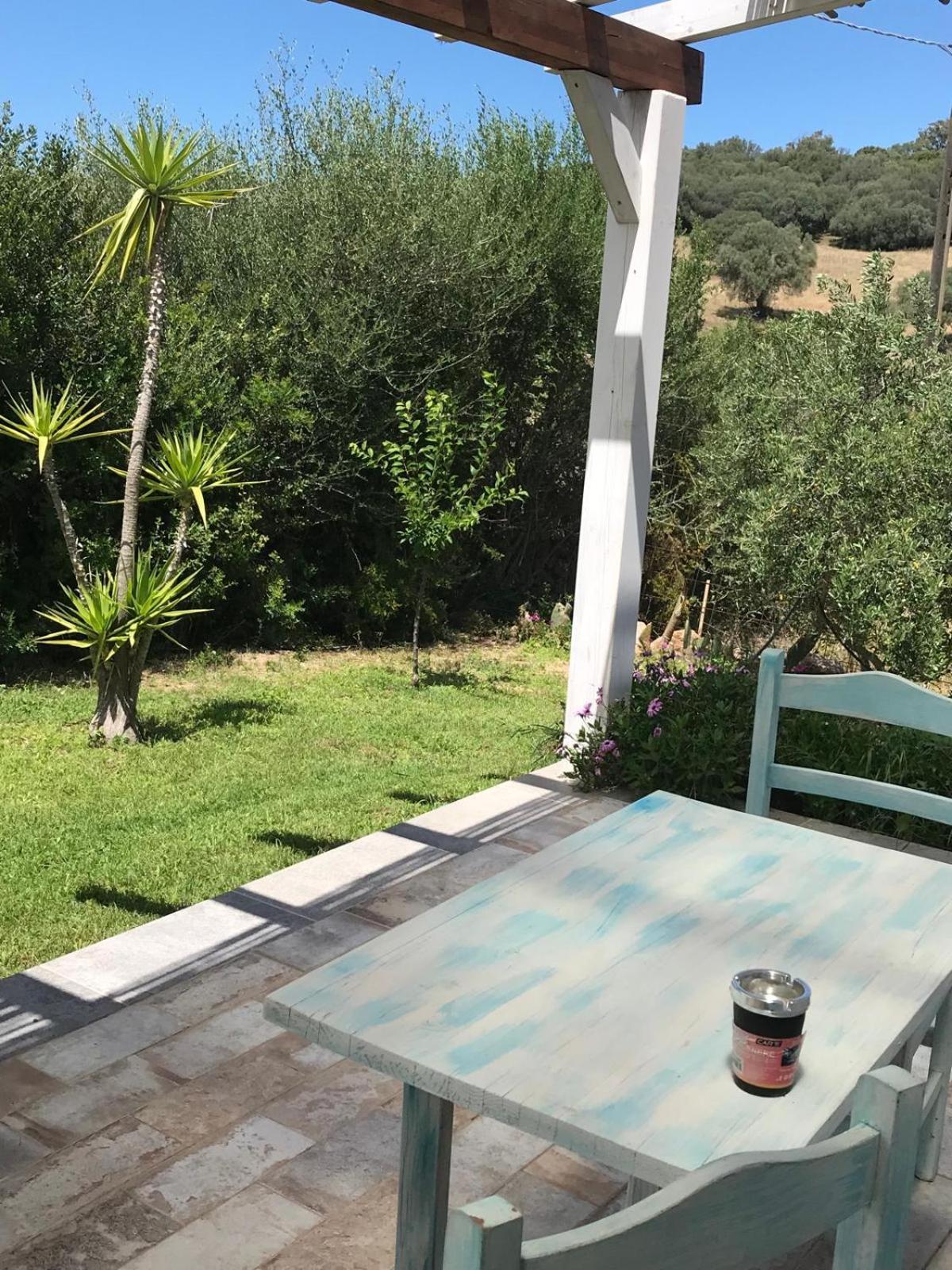 La Fragola In Campagna 6 K M Da San Pantaleo Hotell Eksteriør bilde